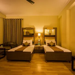 The Suncourt Yatri Отель Дели