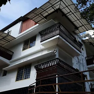 3r-residency-munnar.hotels-munnar.com/